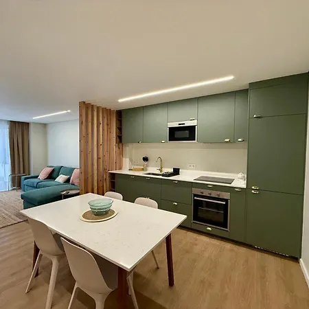 Casa Verde, T2 Com Jardim, Na Da Vitoria