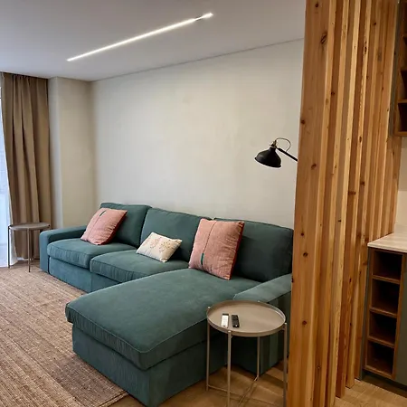 Casa Verde, T2 Com Jardim, Na Da Vitoria Lägenhet *