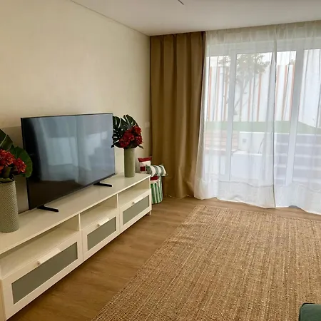 Casa Verde, T2 Com Jardim, Na Da Vitoria * Praia da Vitória