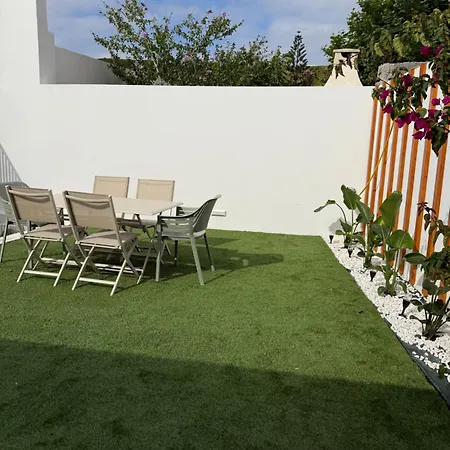 Casa Verde, T2 Com Jardim, Na Da Vitoria Lägenhet Praia da Vitória