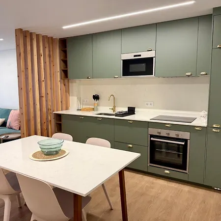 Casa Verde, T2 Com Jardim, Na Da Vitoria