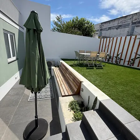 Lägenhet Casa Verde, T2 Com Jardim, Na Da Vitoria *