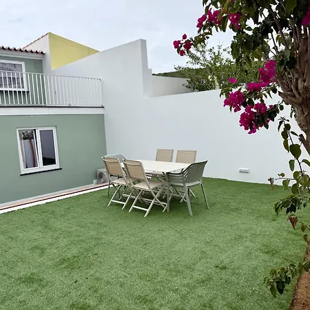 Casa Verde, T2 Com Jardim, Na Da Vitoria Lägenhet *