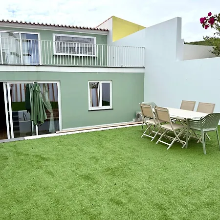 Casa Verde, T2 Com Jardim, Na Da Vitoria * Praia da Vitória