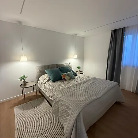 Casa Verde, T2 Com Jardim, Na Da Vitoria * Praia da Vitória