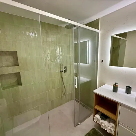 Lägenhet Casa Verde, T2 Com Jardim, Na Da Vitoria